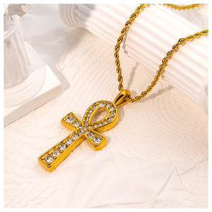 قلادة نسائية من الفولاذ المقاوم للصدأ مطلية بالذهب عيار 18 قيراط مع قلادة على شكل حرف 'Y' مرصعة بالزركونيا المكعب بتصميم كلاسيكي - Product Image 5