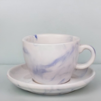 Ensemble tasse et soucoupe à expresso en céramique à motif marbré, écologique, durable, style moderne LEXI, emballage carton de haute qualité, pour la maison et le café