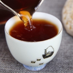 Thé Pu-erh fermenté du Yunnan en gros, gâteau Qizi, bourgeon doré, petit gâteau, thé Pu-erh mûr compressé Palace, thé détox naturel et sain - Product Image 3