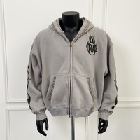 Conjunto al Por Mayor de Sudadera con Capucha en Blanco y Pantalones Holgados de Chándal para Hombre con Estampado Gráfico, Pedrería, Efecto Desgastado y Lavado al Ácido Estilo Vintage Casual
