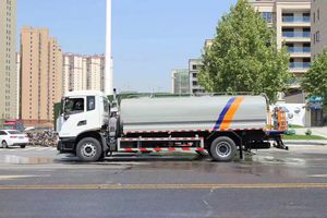 NUEVO Dongfeng 25000-30000 Litros Camión de agua Camión cisterna de agua a la venta - Product Image 4