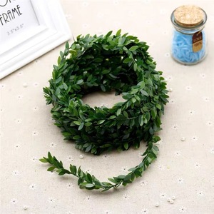 Guirnalda de Hojas Artificiales de 7.5m, Verde, con Alambre de PVC Suave, para Decoración de Bodas y Hogar, Manualidades - Product Image 1