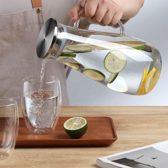 CnGlass 68oz Borosilicate Glass Pitcher Modern Design Heat-Resistant Juice Pot with Spout Stovetop Safe Glass Filter Jug
