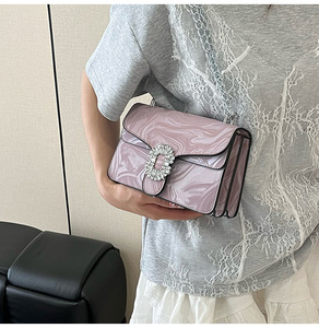 厂家直销时尚链条镶嵌钻石时尚单肩包简约休闲多功能女式小方包 - Product Image 3