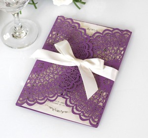 Invitations de mariage personnalisées et économiques du fabricant, invitations découpées au laser de couleur violet foncé, cartes de vœux de mariage - Product Image 2