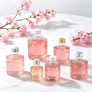 Bouteille de liqueur en verre transparente à coupe diamantée, 50-500 ml, avec bouchon à vis en aluminium, OEM ODM, pour spiritueux, vin et boissons, vente en gros - Product Image 2