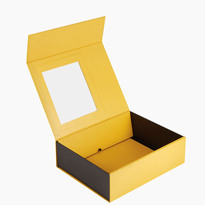 Caja de Embalaje Plegable de Lujo Personalizada para Camisetas de Hombre, Color Amarillo Brillante con Recubrimiento UV, Grabado en Relieve y Laminado Mate - Product Image 5
