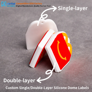 Tùy chỉnh cao su Logo cho quần áo Silicone tag 3D nổi Silicone cao su Móc Chìa Khóa quần áo cổ áo túi PVC móc áo thẻ - Product Image 4