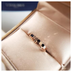 Anello Geometrico Lucido Oro Rosa F626 di CUNIBAED, Gioiello Unisex Placcato in Rame per Uso Quotidiano - Product Image 3