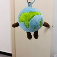 Porte-clés pendentif en peluche Terre mignonne et petite, idée cadeau, porte-clés en peluche personnalisé, jouet planètes en peluche Terre souriante et mignonne