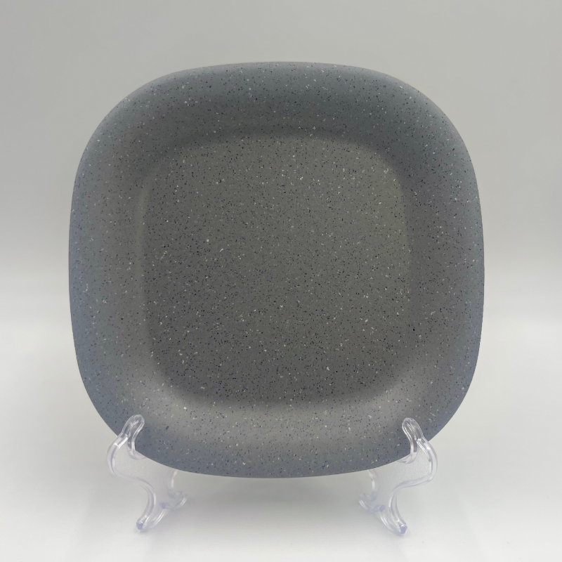 Assiette carrée grise de 8 pouces