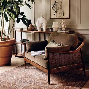 أريكة فاخرة بالجملة بتصميم منتصف القرن من خشب الجوز بلون خشبي مع الروطان والمخمل لغرفة المعيشة والفنادق الراقية وصالات المنزل، مناسبة للشرق الأوسط - Product Image 1