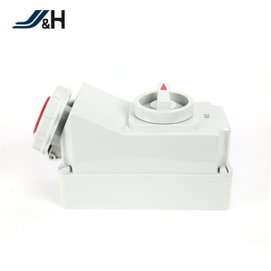 Ổ Cắm Khóa Liên Động Cơ Khí Ba Pha Chống Nước IP67 IEC Gắn Trên Bề Mặt - Product Image 3