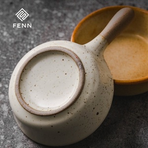 FENNユニークデザインレストラン用丸型陶器寿司ディップボウル、ハンドル付きセラミック醤油皿、ワサビ皿、カスタムメイド - Product Image 2