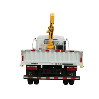 Grue montée sur camion Xinfeigong de petite capacité, hauteur de levage 9,6 m, 68 kN.m, rotation à 360°, bras hydraulique droit, pour travaux municipaux
