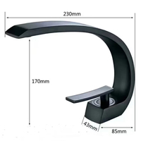 Robinet de lavabo à une poignée poli doré Mélangeur d'eau chaude et froide Robinet de lavabo en laiton à noyau en céramique pour robinet d'évier de salle de bain