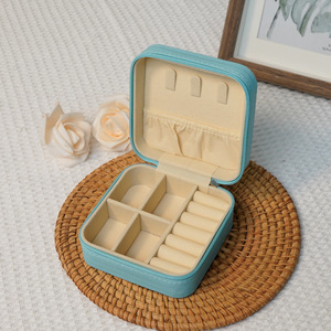 <strong>Girls</strong> Small Necklace Pu Leather <strong>Jewelry</strong> Organizer Travel <strong>Jewelry</strong> <strong>Box</strong> with Magnetic Snap Closure 10x10x5cm - Product Image 3