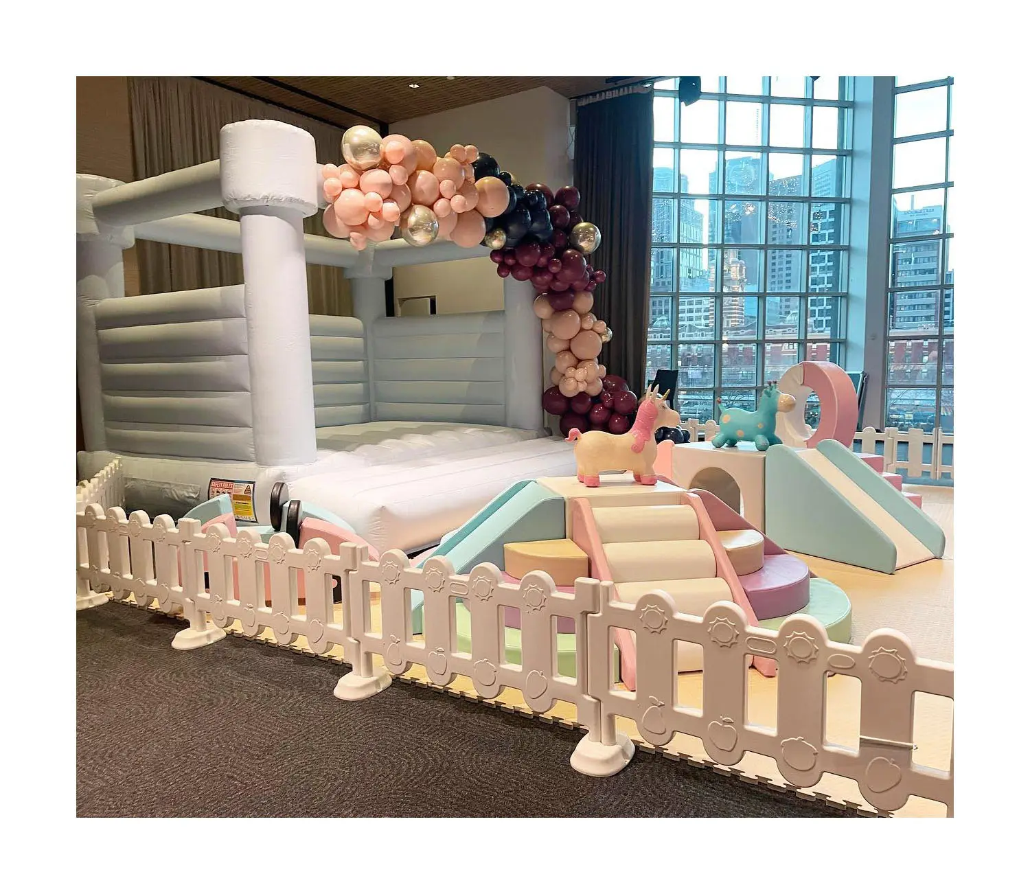 Pacchetti di Soft Play all'ingrosso: set di tappetini rosa, bianco e schiuma per feste per bambini, campi da gioco e aree giochi al coperto