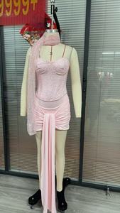 ZHEZHE 2026 Nouvelle Robe Bustier Bordeaux Slim Fit Sans Col à Paillettes Style Socialite Europé<span class=keywords><strong>en</strong></span> et Américain pour le Commerce International AliExpress - Product Image 4