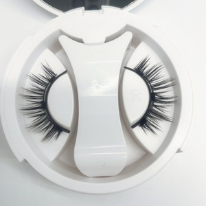 Faux cils magnétiques, tout en un, avec 10 aimants, fibres synthétiques pour un look naturel, style européen et américain - Product Image 1