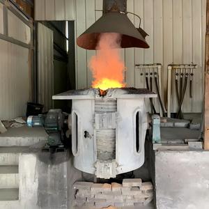 เตาหลอมเหล็กแบบเหนี่ยวนำความร้อน Topyro CE ราคาโรงงาน ขนาด 3 ตัน 10 ตัน สำหรับหลอมเศษเหล็กและเหล็กเสีย - Product Image 4