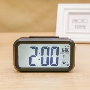 Veilleuse intelligente créative à piles pour enfants, petite horloge de table numérique avec alarme et température intérieure - Product Image 1