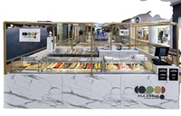 Aménagement intérieur complet de boulangerie-pâtisserie, personnalisation de la pièce, vitrine en verre, comptoir de bar, décoration de café.