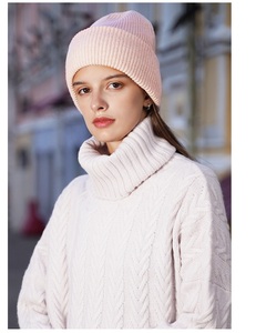 Berretto in Puro Cashmere Lavorato a Maglia con Logo Personalizzato, Nuova Collezione Inverno 2026 per Adulti - Product Image 3