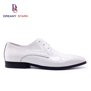 Chaussures blanches brillantes en cuir véritable, logo personnalisé, confortables à lacets, pour l'automne, formelles ou décontractées, de haute qualité, fabriquées à la main en Italie, légères pour mariage - Product Image 4