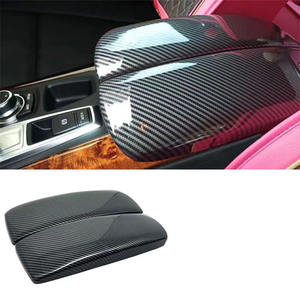 Cubierta de reposabrazos de coche de fibra de carbono para <span class=keywords><strong>BMW</strong></span> X5 <span class=keywords><strong>X6</strong></span> E70 E71 2008 <span class=keywords><strong>2009</strong></span> 2010 2011 2012 2013 accesorios interiores Kit de decoración - Product Image 4