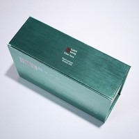 Boîte cadeau de soins de la peau sur mesure à couvercle rabattable avec gaufrage, emballage haut de gamme style livre, sensation premium, cadeaux cosmétiques