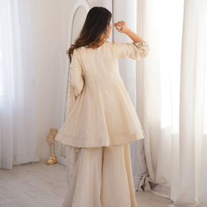 Conjunto de Kurti Corto y Sharara con Bordado de Espejos, Ropa Étnica India al por Mayor, Traje de 3 Piezas de Seda y Chifón de Diseñador, Salwar Kameez Pakistaní - Product Image 2