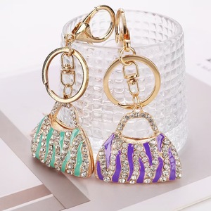 Porte-clés tendance en émail et strass, forme sac à main <span class=keywords><strong>mignon</strong></span>, <span class=keywords><strong>cadeau</strong></span> <span class=keywords><strong>pour</strong></span> elle - Product Image 4