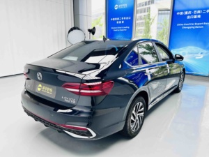 VW Lavida 2023 280TSI d'occasion à faible kilométrage, écran tactile, sièges en cuir, calandre ciel étoilé, berline familiale économique - Product Image 6