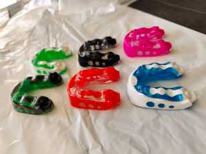 ตัวป้องกันปากสำหรับต่อยมวยผู้ใหญ่แบบใหม่พิมพ์ลายฟันแบบออกแบบได้ตามต้องการ - Product Image 2