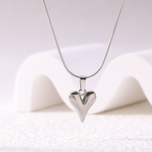 <span class=keywords><strong>Collier</strong></span> avec pendentif en forme de cœur pour femmes, couleur or/<span class=keywords><strong>argent</strong></span>, chaîne en <span class=keywords><strong>maille</strong></span> brillante, bijoux minimalistes, cadeau pour la Saint-Valentin - Product Image 4