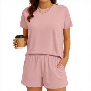 Ensemble short rose 2 pièces pour femme, décontracté, coupe ample, t-shirt à col rond et short au-dessus du genou, pour le printemps et l'été - Product Image 1