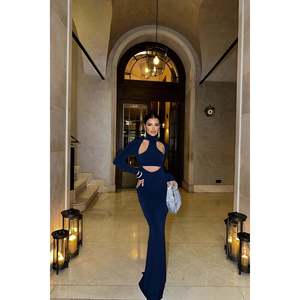 Robe de soirée vintage bleu marine avec détail fenêtre Paris, taille XL/XS, coupe trapèze, broderies en dentelle, en mousseline de polyester - Product Image 5