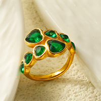 Bague tendance pour femme en acier inoxydable plaqué or, incrustée de zircon vert émeraude multiforme en forme de goutte d'eau