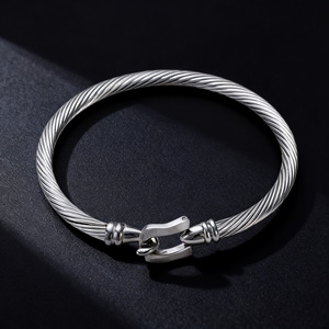 Pulsera <span class=keywords><strong>de</strong></span> lujo <span class=keywords><strong>de</strong></span> diseñador Resoul con circonitas, brazalete <span class=keywords><strong>de</strong></span> titanio moderno con diseño <span class=keywords><strong>de</strong></span> hoja <span class=keywords><strong>de</strong></span> trébol, juego <span class=keywords><strong>de</strong></span> pulseras <span class=keywords><strong>de</strong></span> acero inoxidable para fiesta - Product Image 3