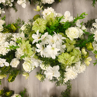 Lettres florales artificielles blanches et vertes pour le sol, décoration élégante pour les mariages et les fêtes.