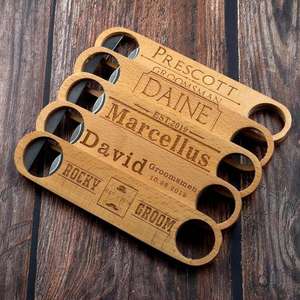Abridor de Botellas de Madera Personalizado para Recuerdos de Boda, Regalos del Día del Padre, Regalos para Padrinos de Boda, Herramienta de Bar Personalizada, Abridor de Cerveza Rústico - Product Image 1