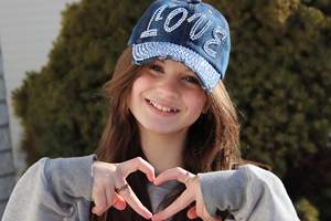 Gorra de béisbol retro con logotipo de diamantes de imitación de 6 paneles Sombrero de rendimiento estructurado de estilo deportivo lavado con cierre ajustable para exteriores - Product Image 5