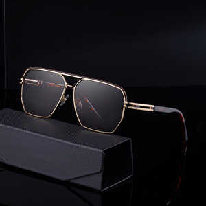 Lunettes de soleil carrées personnalisées pour hommes, monture métallique double pont, verres PC noirs UV400, style Instagram, emballage boîte - Product Image 3