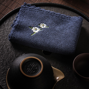 Paño de Cocina Oogishido de Algodón y Lino, 28.5x28.5 cm, Diseño Floral Bordado, Estilo Japonés - Product Image 2