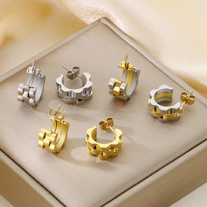 Orecchini a Cerchio Placcati Oro 18K - Gioielli Impermeabili in Acciaio Inossidabile Anti-Appannamento - Orecchini di Moda Moderna - Product Image 2