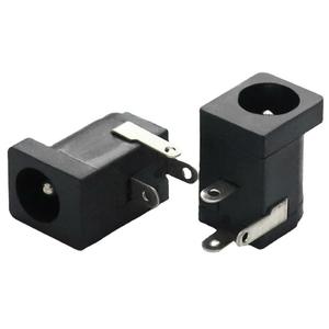 Conector de Alimentación CC Cuadrado 5521, Hembra, 5.5x2.1mm, Montaje Horizontal a Través del Orificio, Receptáculo de 3 Pines, Compatible con Enchufe 5.5*2.0 - Product Image 1
