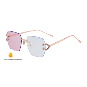 Gafas de sol sin montura Dg-98368 para mujer, lentes de PC con protección UV400, estilo que cambia de color negro, gafas de sol a la moda. - Product Image 3