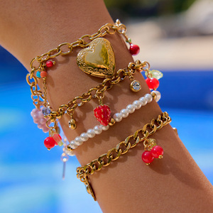Pulsera de Acero Inoxidable con Baño de Oro de 18K para Mujer, con Cuentas de Vidrio y Dijes de Uvas Moradas, Estilo Romántico y Festivo - Product Image 3