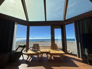 Diamond House Plateau: Casa Vacanze Prefabbricata in Legno, Hotel Glamping con Ampia Terrazza e Vista Panoramica - Product Image 5